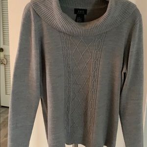 Cable Knit Sweater Grey